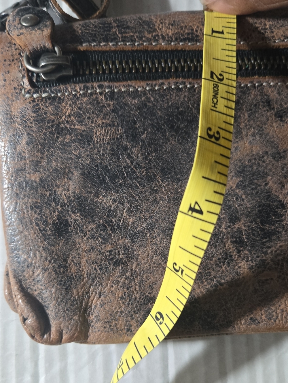 Bed Stu Distressed Brown Leather Crossbody Wallet - Picture 6 of 8